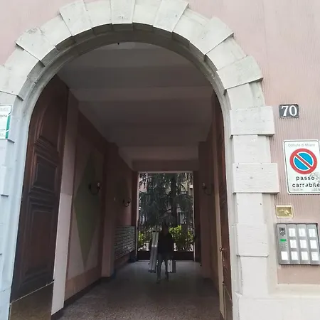 Apartment Milanoflats - Pink Bocconi - Campus- Navigli - Duomo *