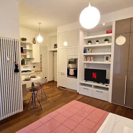 Apartment Milanoflats - Pink Bocconi - Campus- Navigli - Duomo *